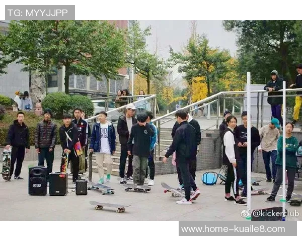 成都滑板队节奏对比深度解析与发展趋势探讨 成都滑板队节奏对比深度解析与发展趋势探讨